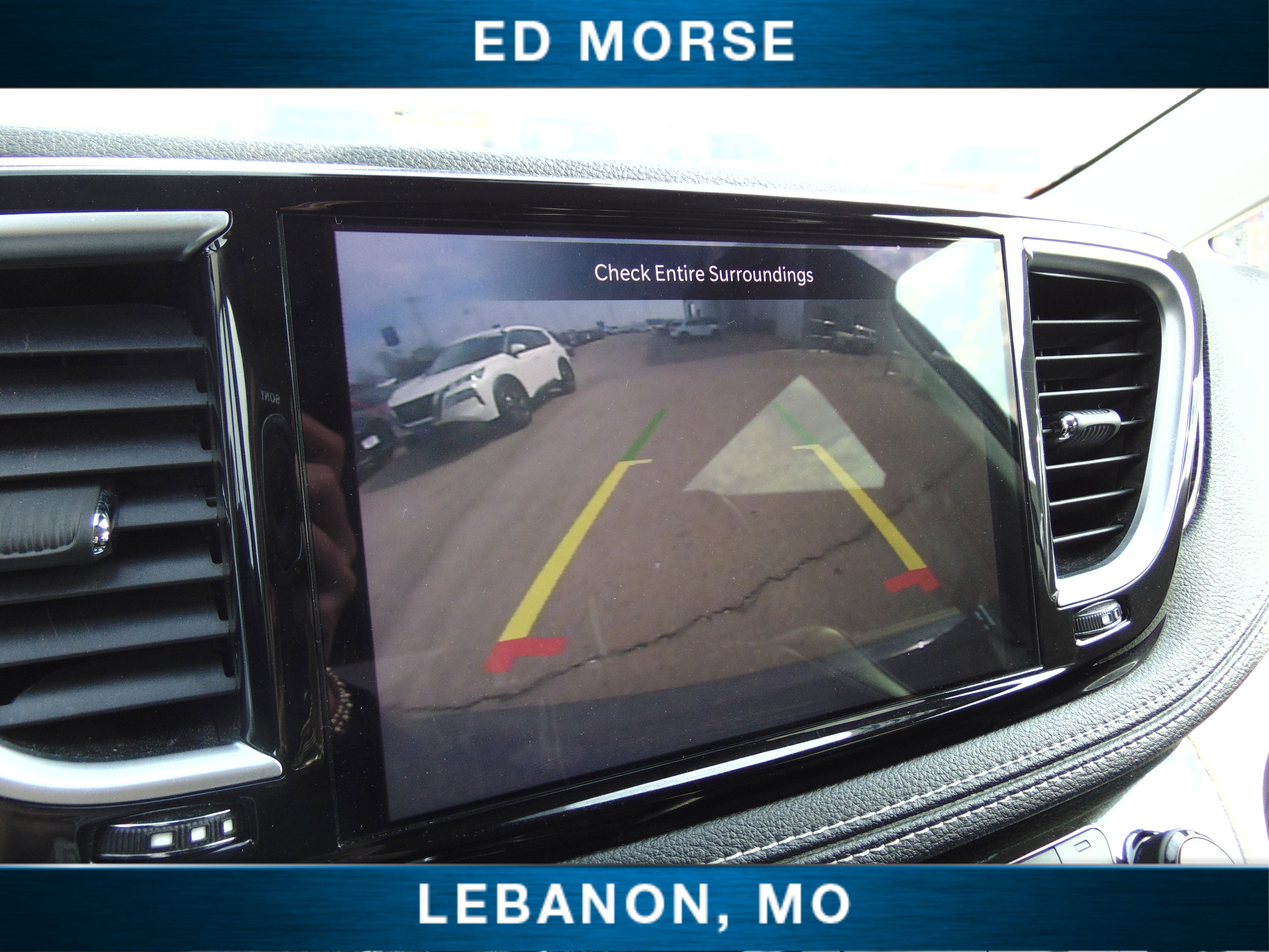 Used 2023 Chrysler Pacifica Limited image 26