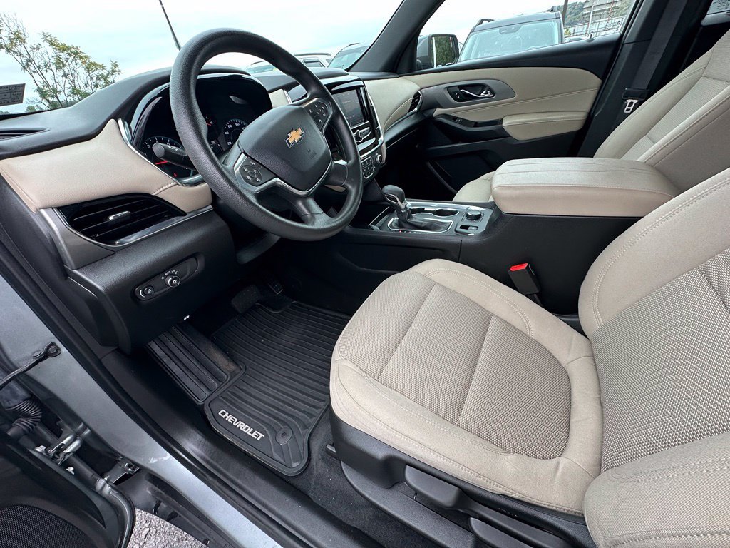 Used 2023 Chevrolet Traverse LS w/ Safety Package AWD/4WD image 17
