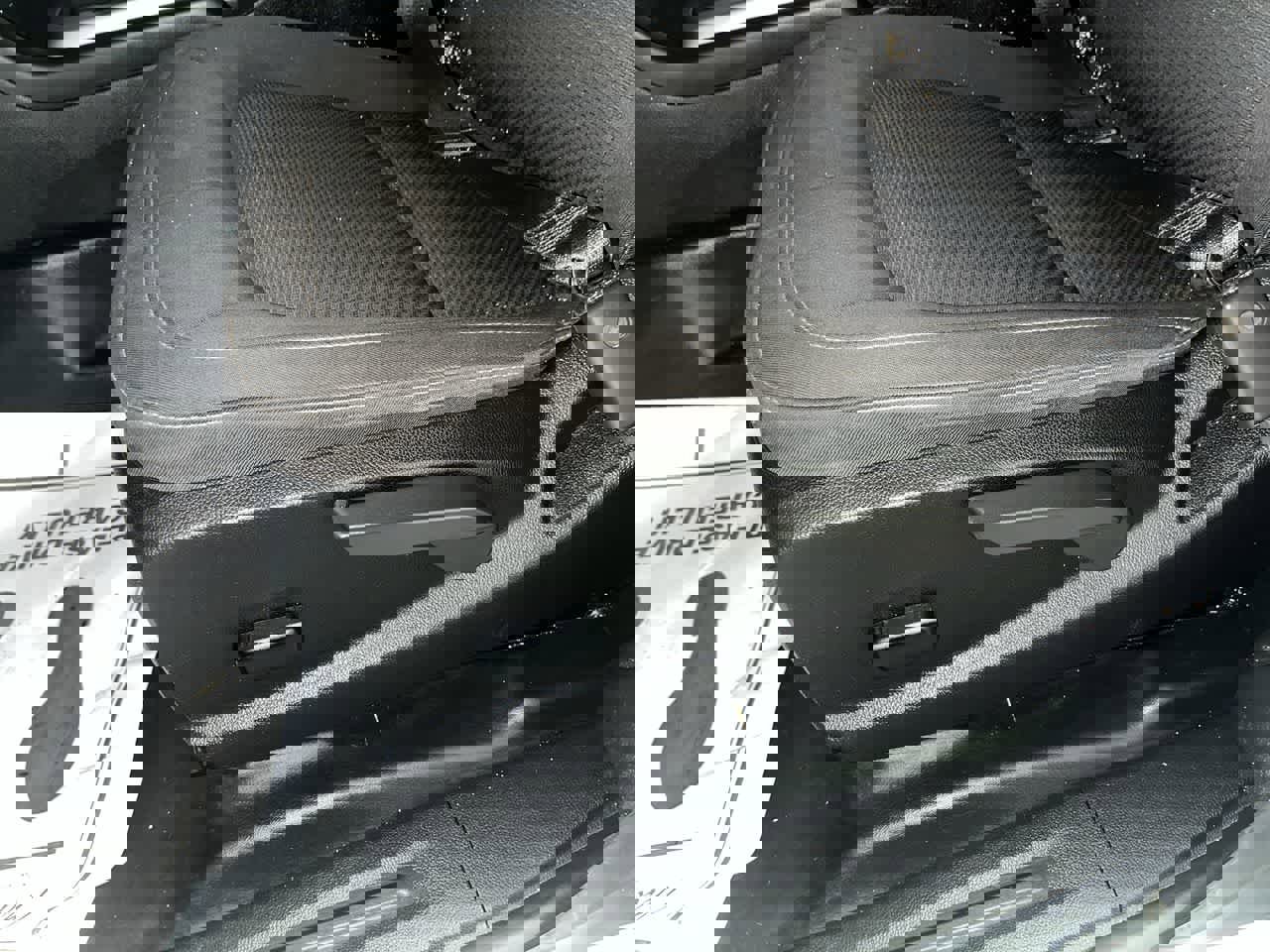 Used 2022 Chevrolet Colorado LT w/ Fleet Safety Package image 14