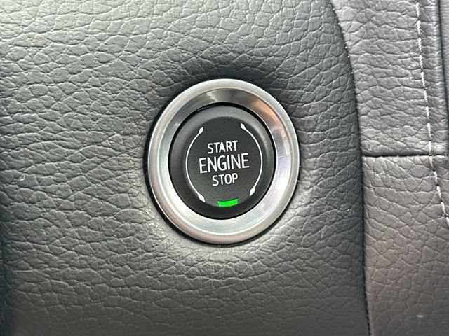 Used 2024 GMC Yukon XL Denali w/ Advanced Technology Package AWD/4WD image 10