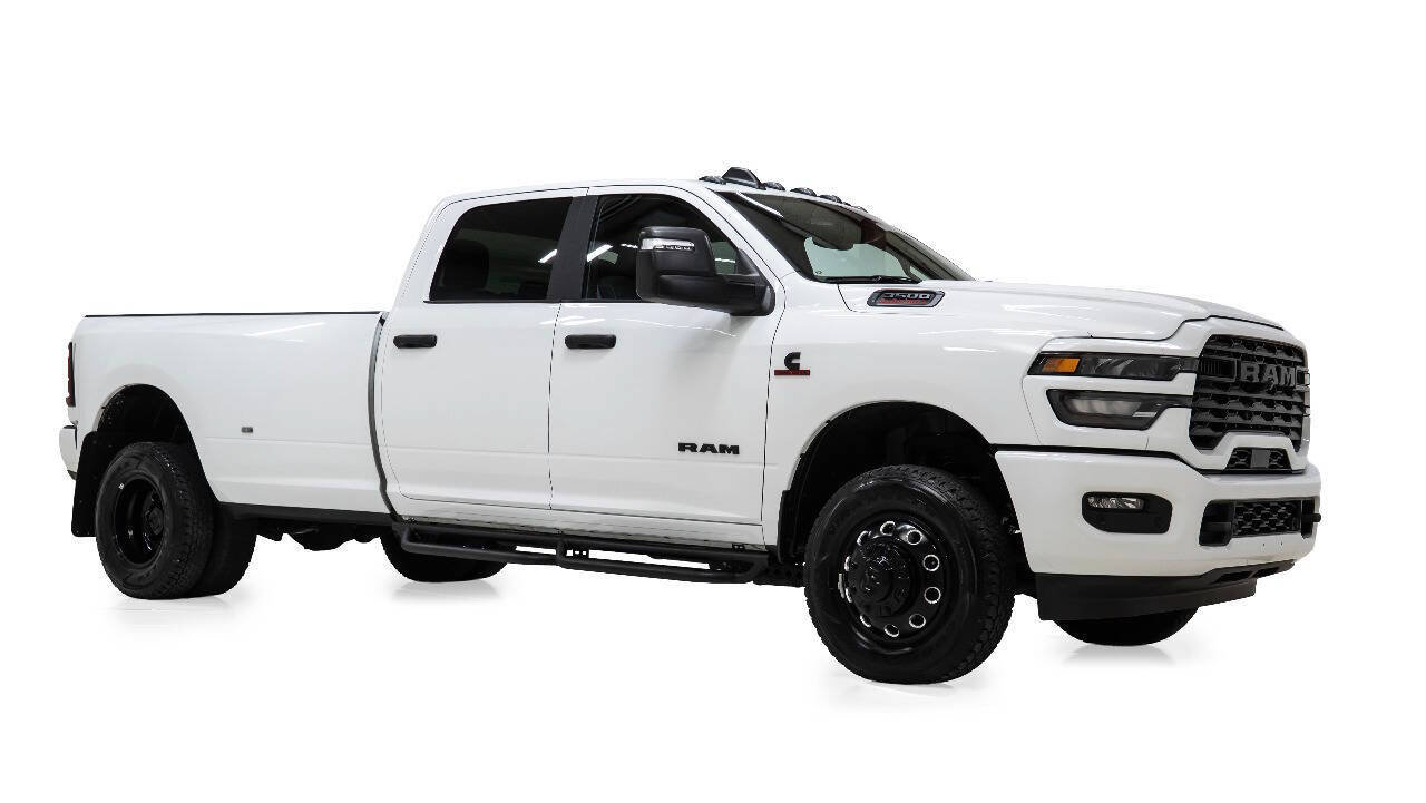 Used 2026 RAM 3500 Big Horn AWD/4WD image 1