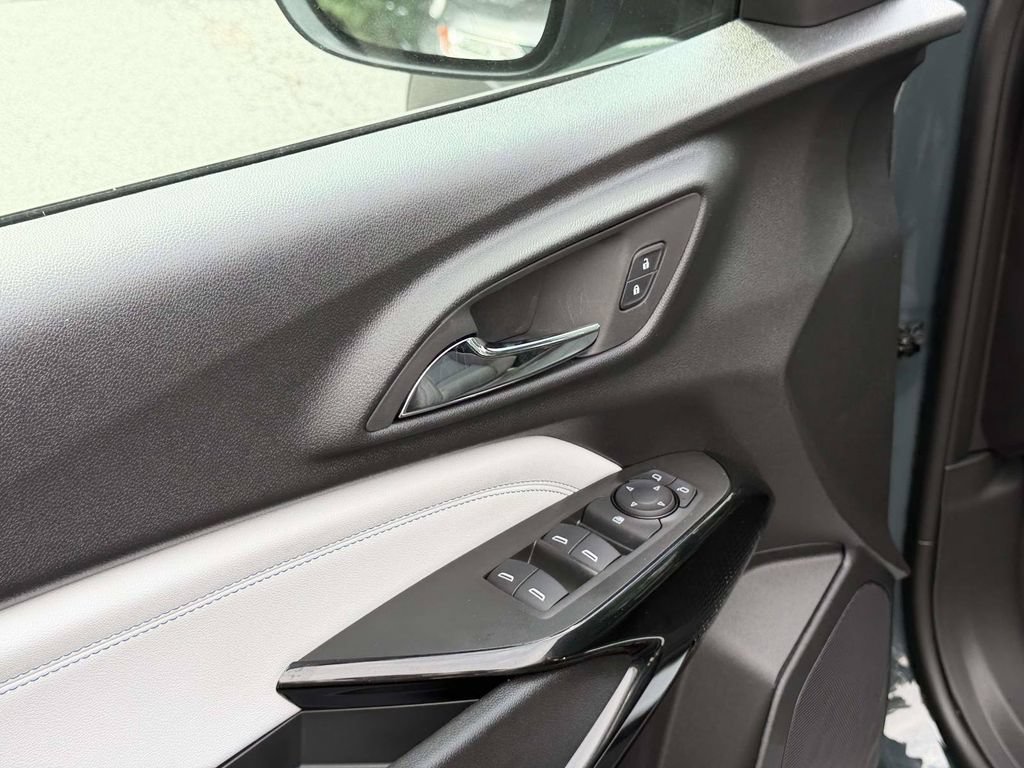 New 2026 Chevrolet Trax LT w/ Driver Confidence Package FWD image 18