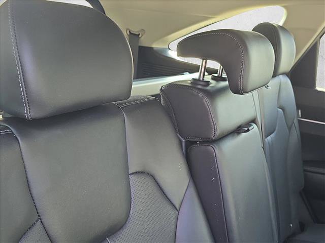 Used 2025 Kia Sorento S image 21