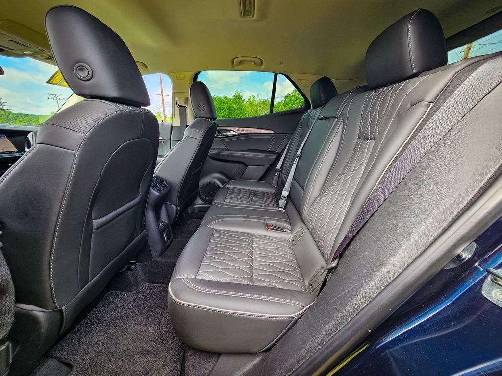 Used 2021 Buick Envision Avenir AWD/4WD image 35