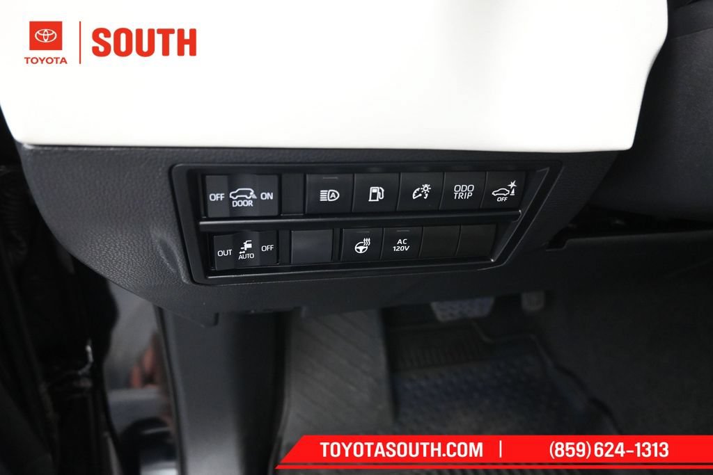 Used 2024 Toyota Sequoia Capstone AWD/4WD image 27