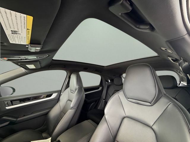 Used 2024 Porsche Cayenne Coupe image 31
