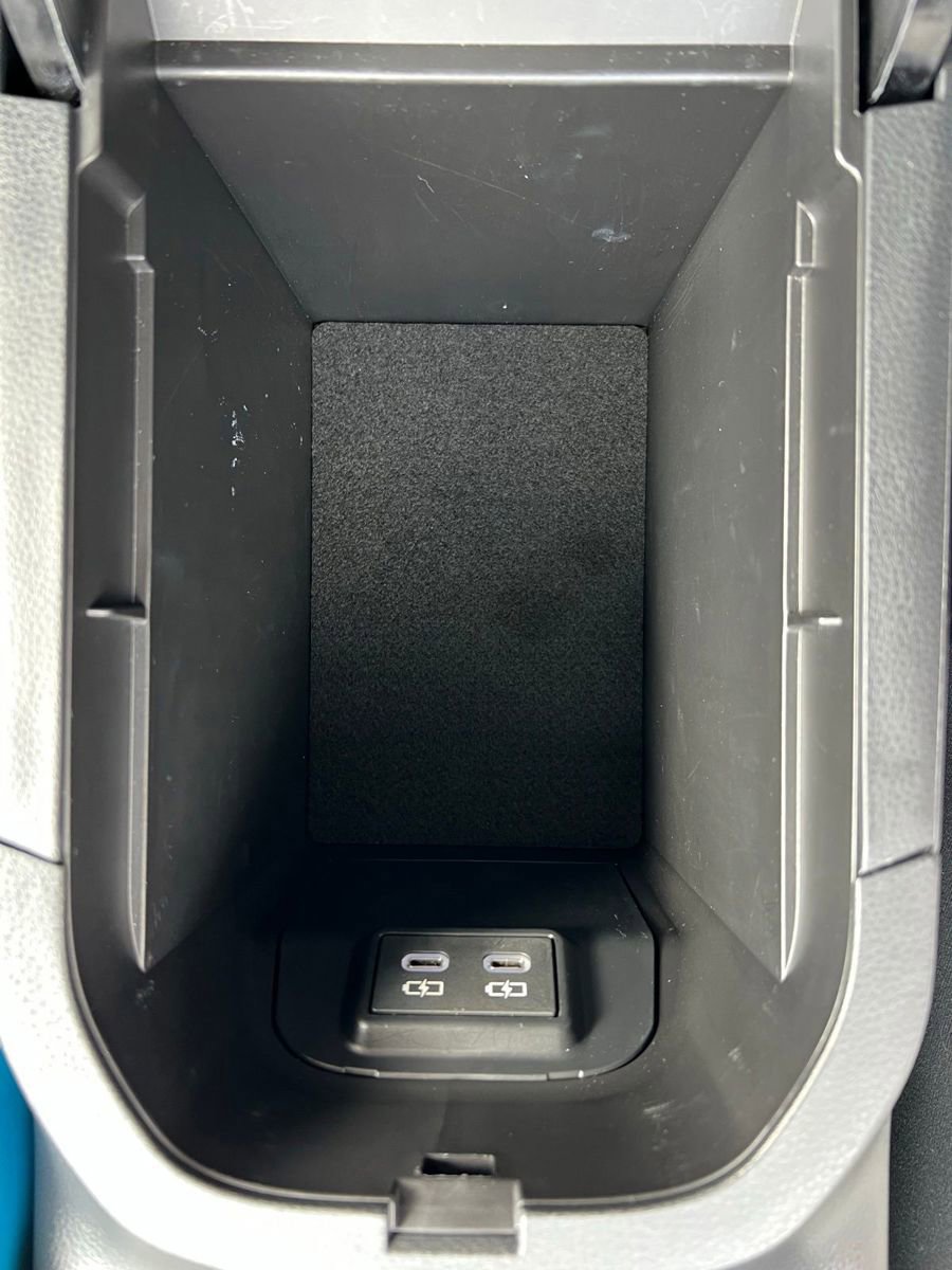 Used 2024 Toyota RAV4 LE image 39