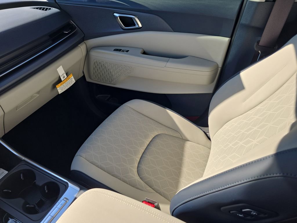 New 2026 Kia Carnival EX FWD image 16