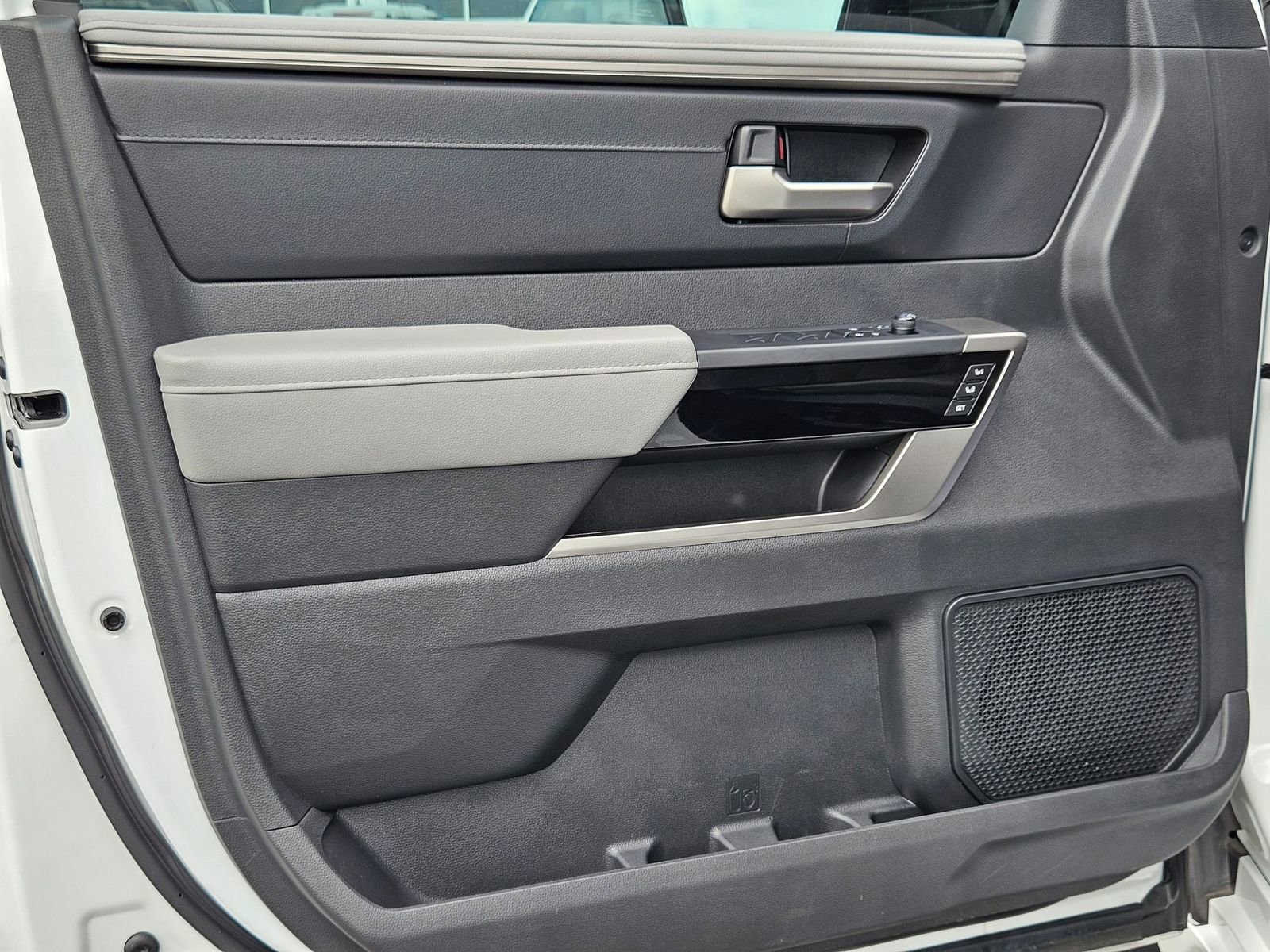 Used 2025 Toyota Tundra Limited w/ TRD Off-Road Package image 9