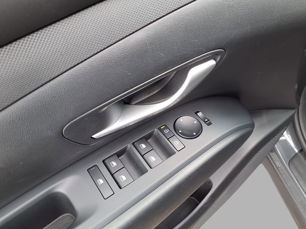 Used 2025 Hyundai Tucson SEL image 19