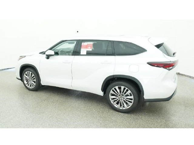 New 2026 Toyota Highlander Platinum AWD/4WD image 5