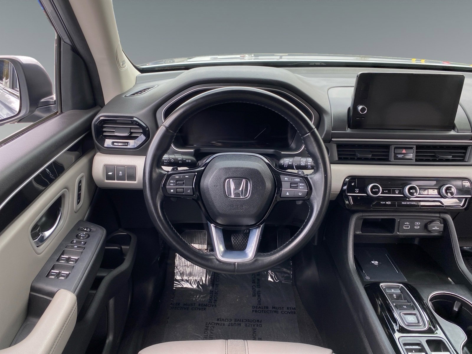 Used 2023 Honda Pilot Touring image 12