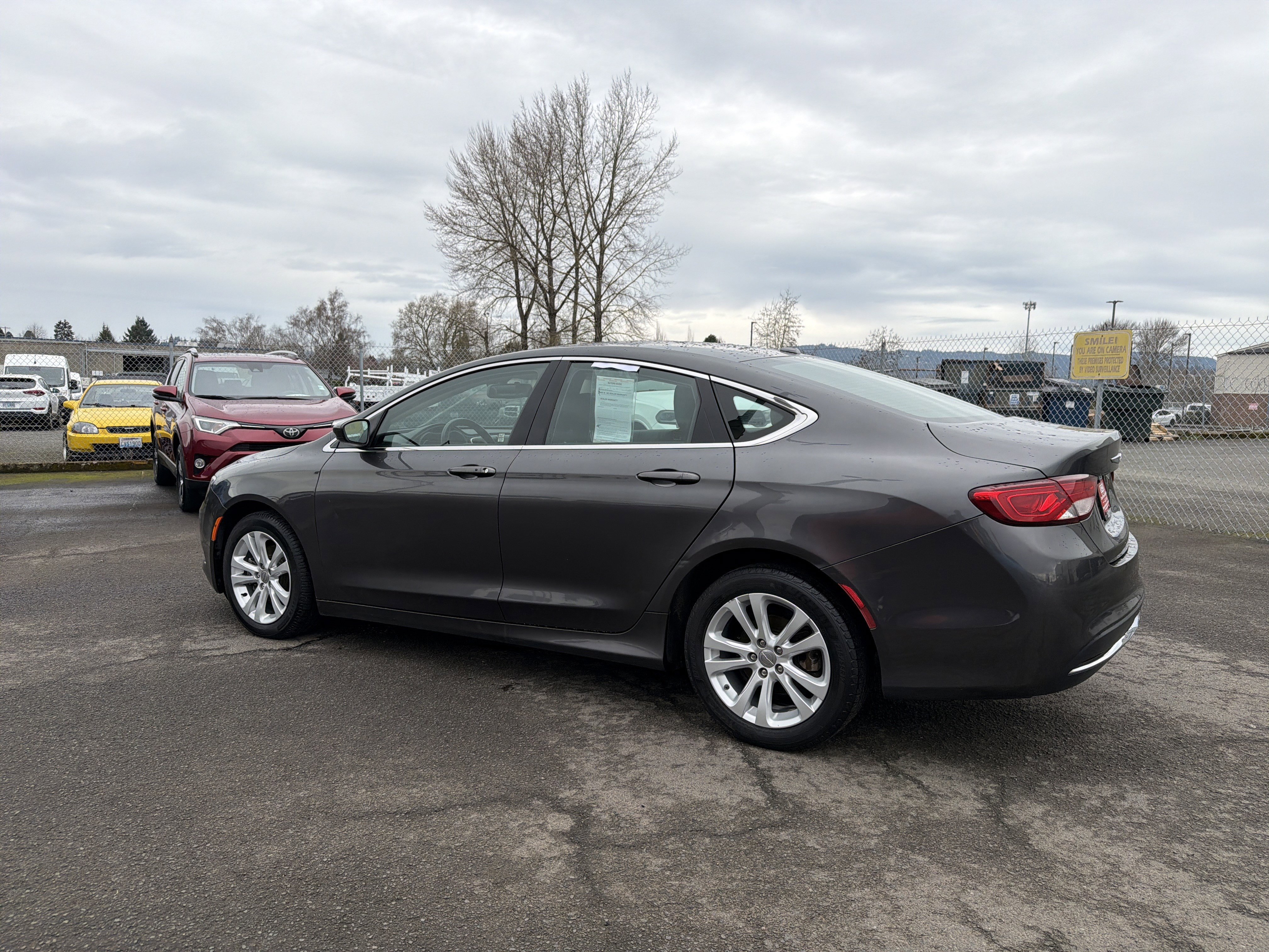 Used 2015 Chrysler 200 Limited w/ Convenience Group FWD image 3