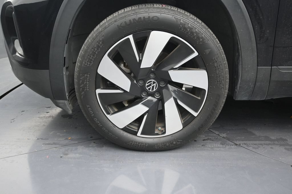 Used 2024 Volkswagen Atlas Cross Sport SE FWD image 9