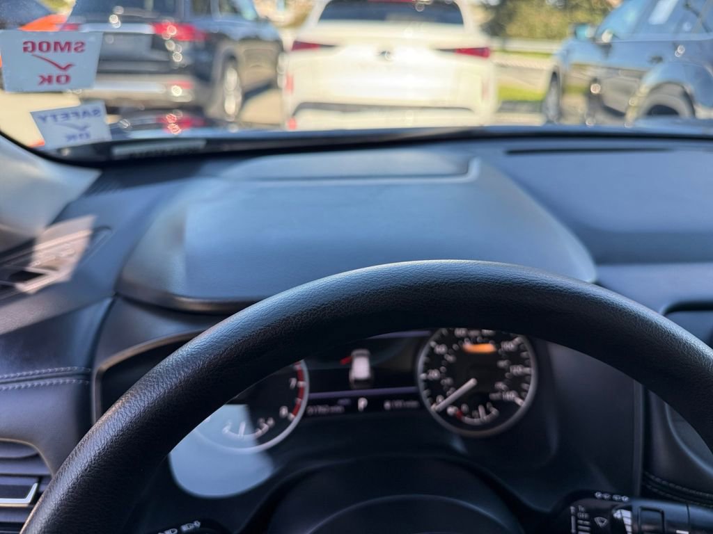 Used 2024 Nissan Rogue SV image 25