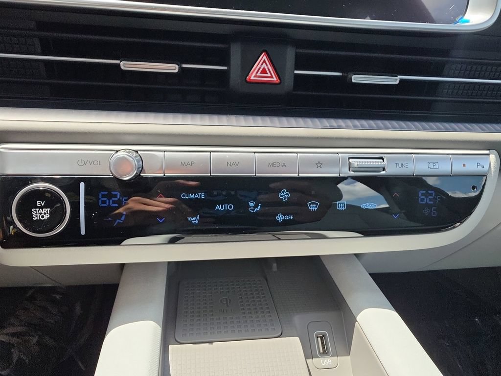 Certified 2025 Hyundai Ioniq 6 Limited RWD image 22