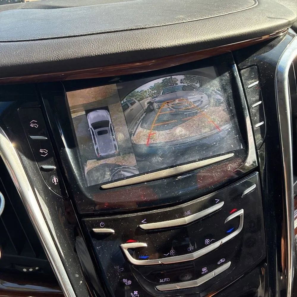 Used 2015 Cadillac Escalade Luxury AWD/4WD image 28