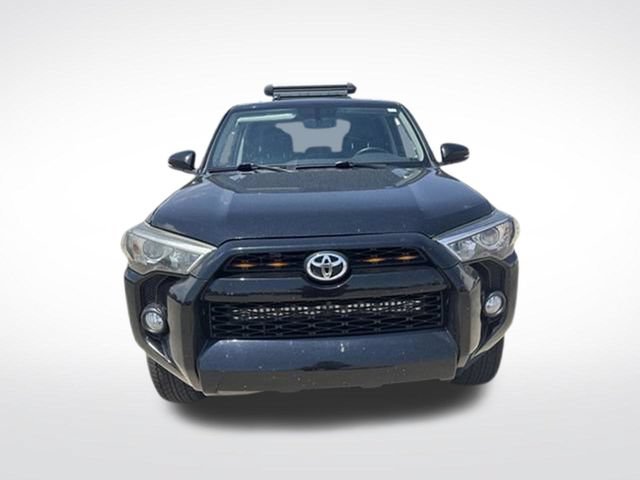 Used 2018 Toyota 4Runner SR5 Premium AWD/4WD image 2
