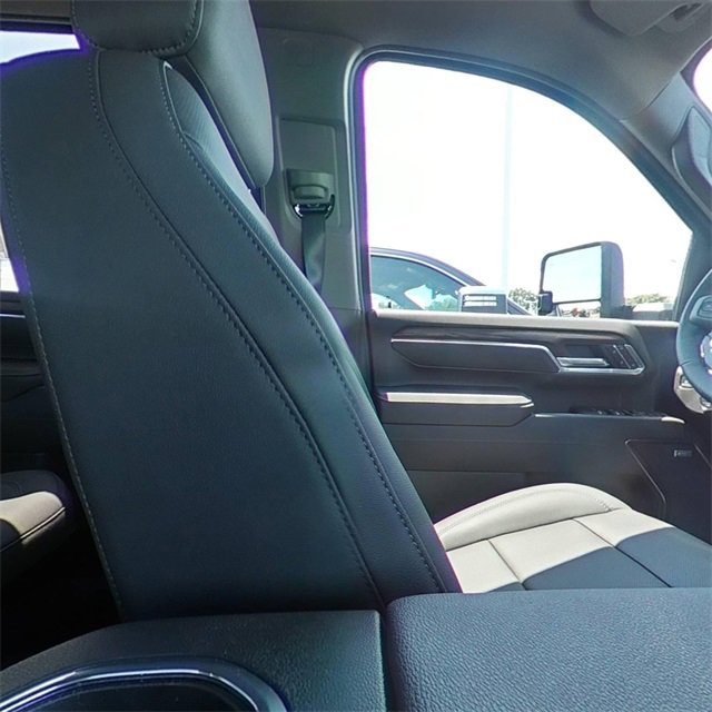 New 2025 GMC Sierra 2500 SLT w/ SLT Premium Package image 29