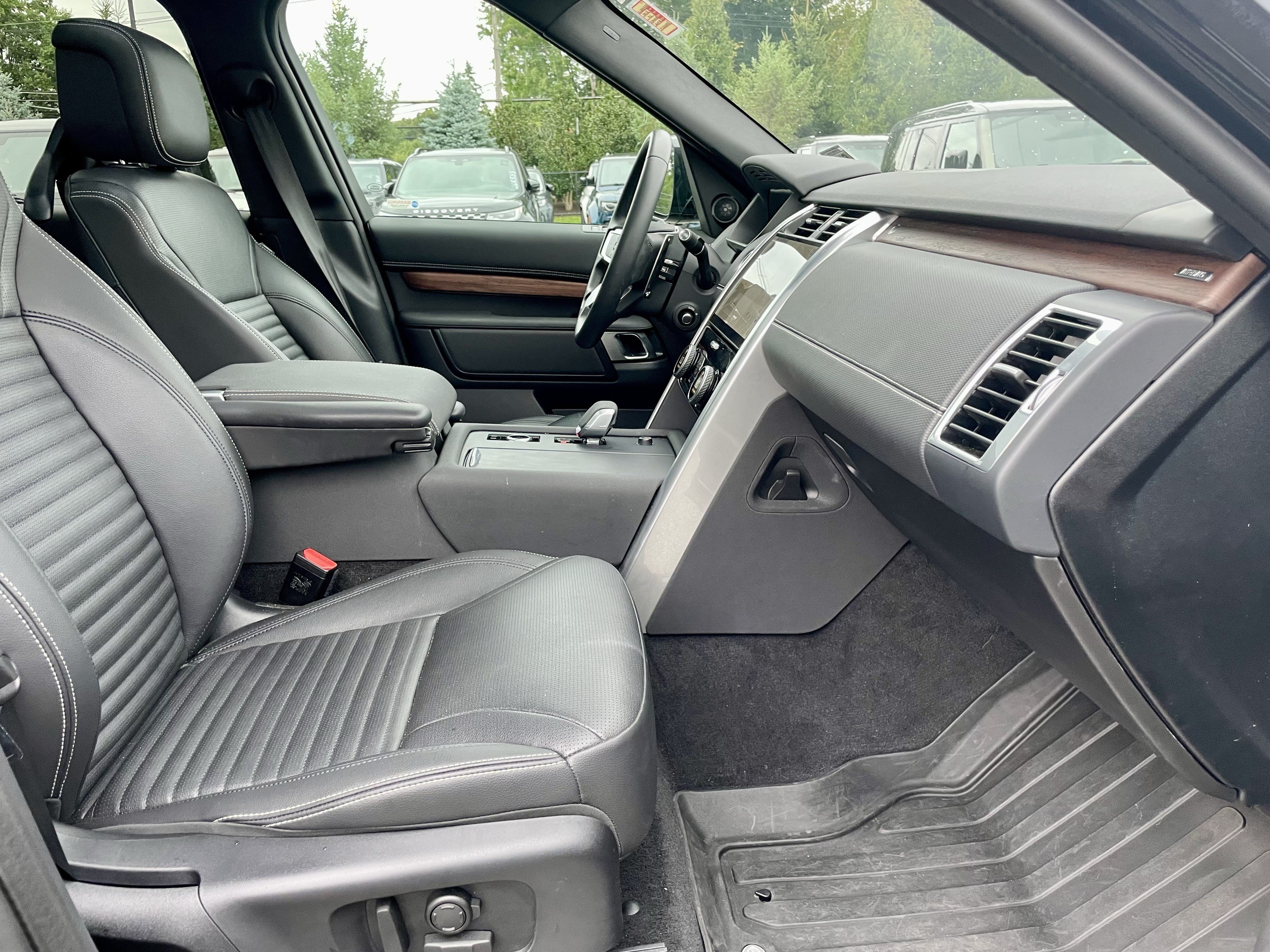 Certified 2025 Land Rover Discovery Dynamic SE AWD/4WD image 15