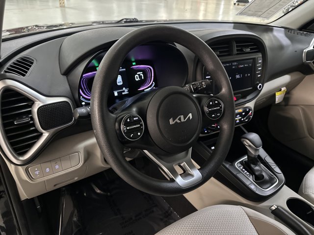 Used 2024 Kia Soul LX image 14