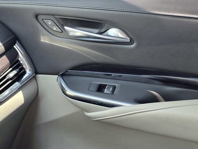 Used 2020 Cadillac XT4 Luxury w/ Cold Weather Package FWD image 21