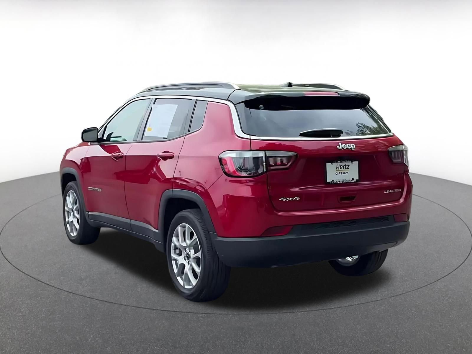 Used 2025 Jeep Compass Limited image 11