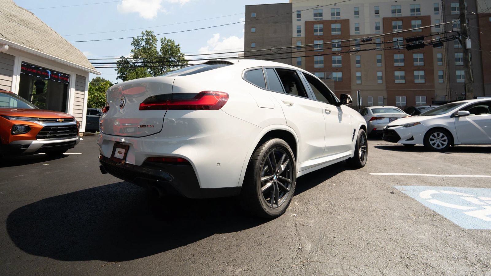 Used 2019 BMW X4 xDrive30i w/ Executive Package AWD/4WD image 3