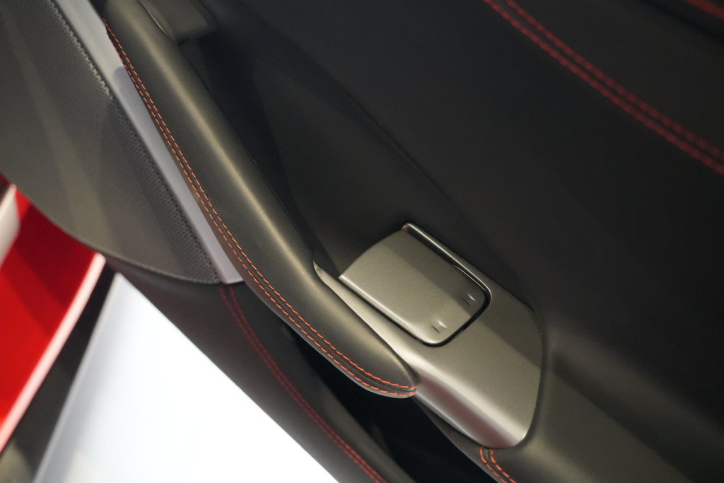 Used 2019 Ferrari Portofino RWD image 29