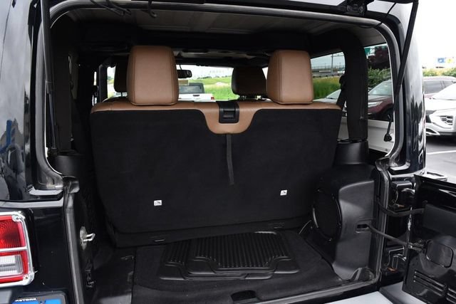 Used 2013 Jeep Wrangler Sahara w/ Dual Top Group AWD/4WD image 20