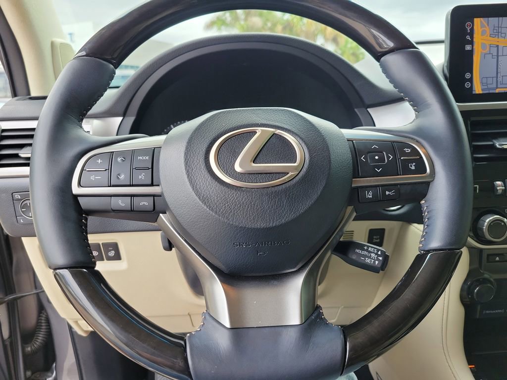 Used 2023 Lexus GX 460 Luxury w/ Accessory Package image 18
