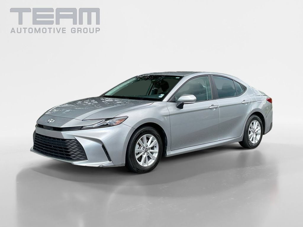 Used 2025 Toyota Camry LE FWD image 3