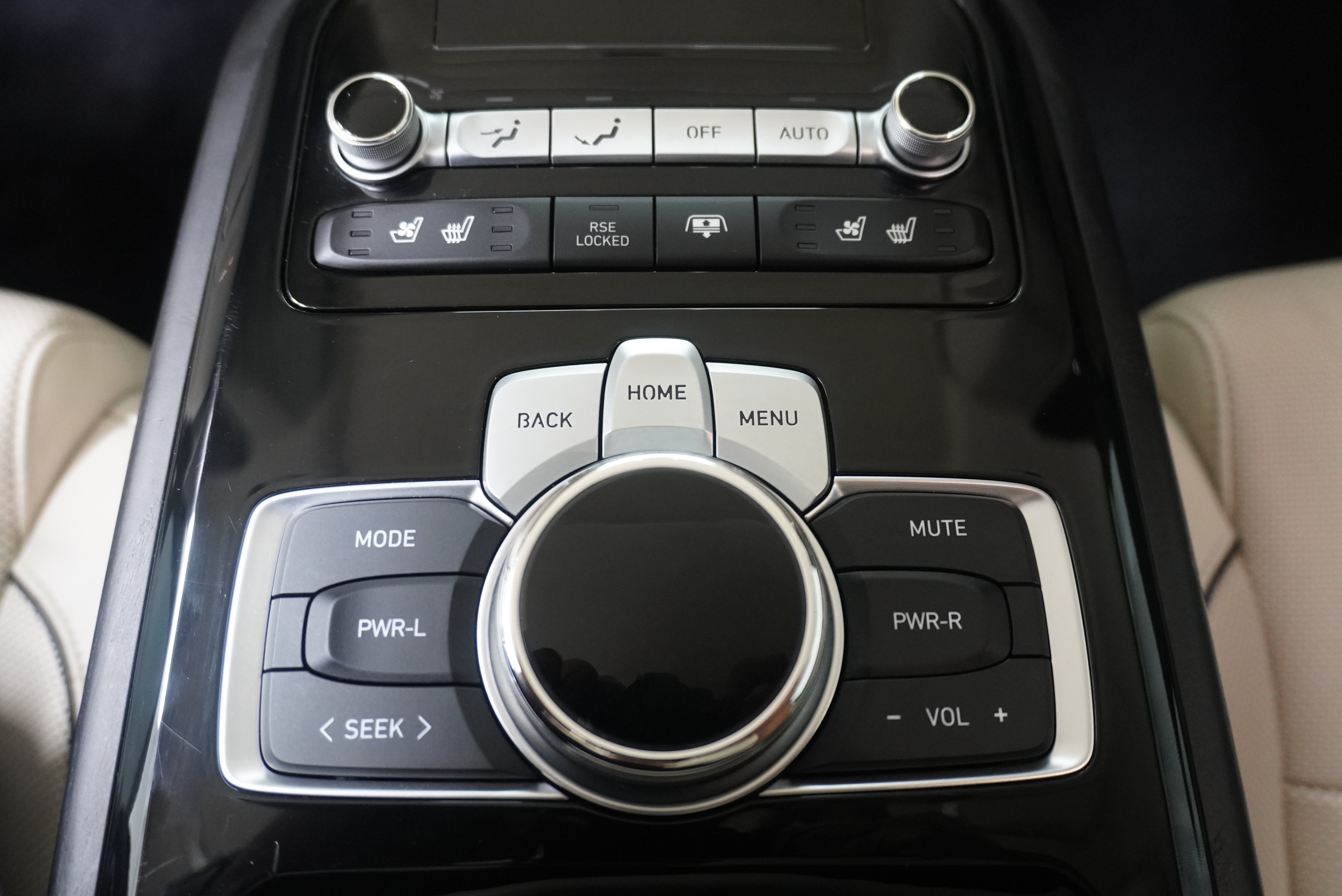 Used 2021 Genesis G90 5.0 Ultimate RWD image 16