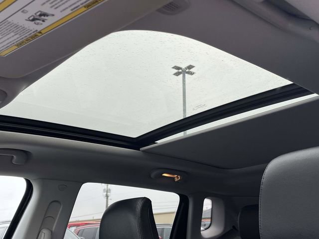 Used 2022 Jeep Compass Latitude w/ Sun and Sound Group image 14