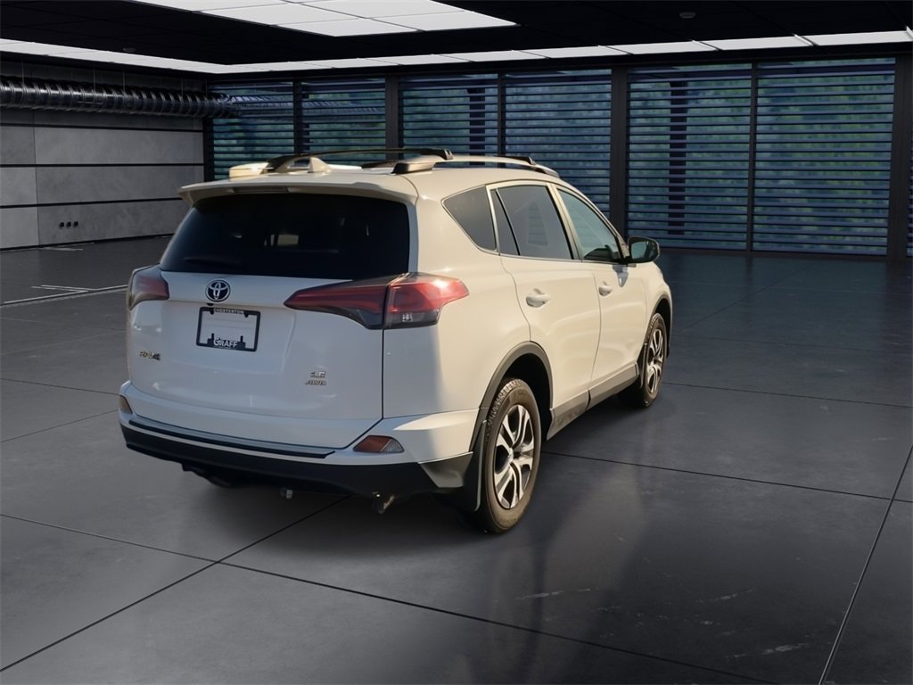 Used 2017 Toyota RAV4 LE image 9