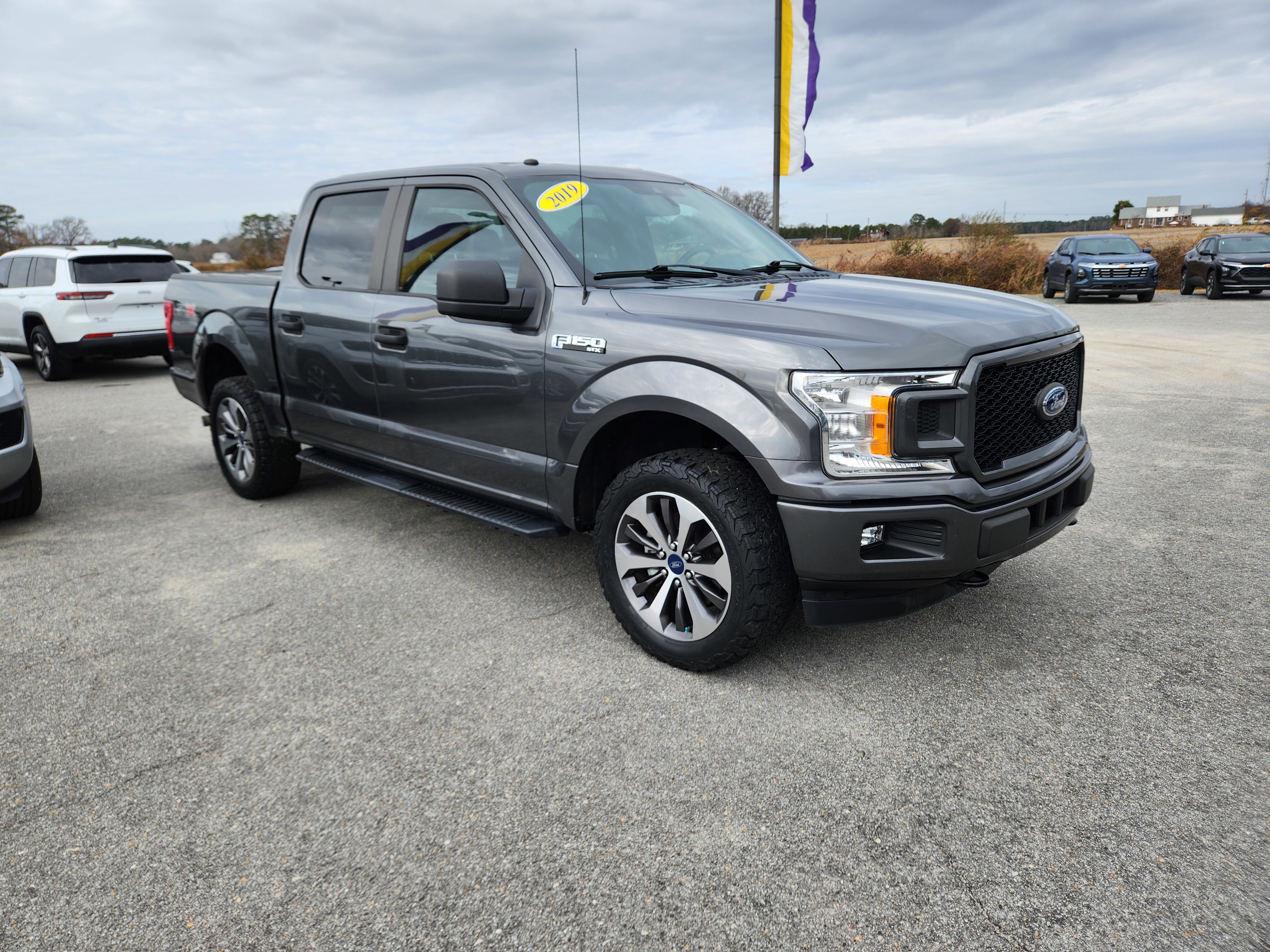 Used 2019 Ford F150 XL w/ Equipment Group 101A Mid image 3