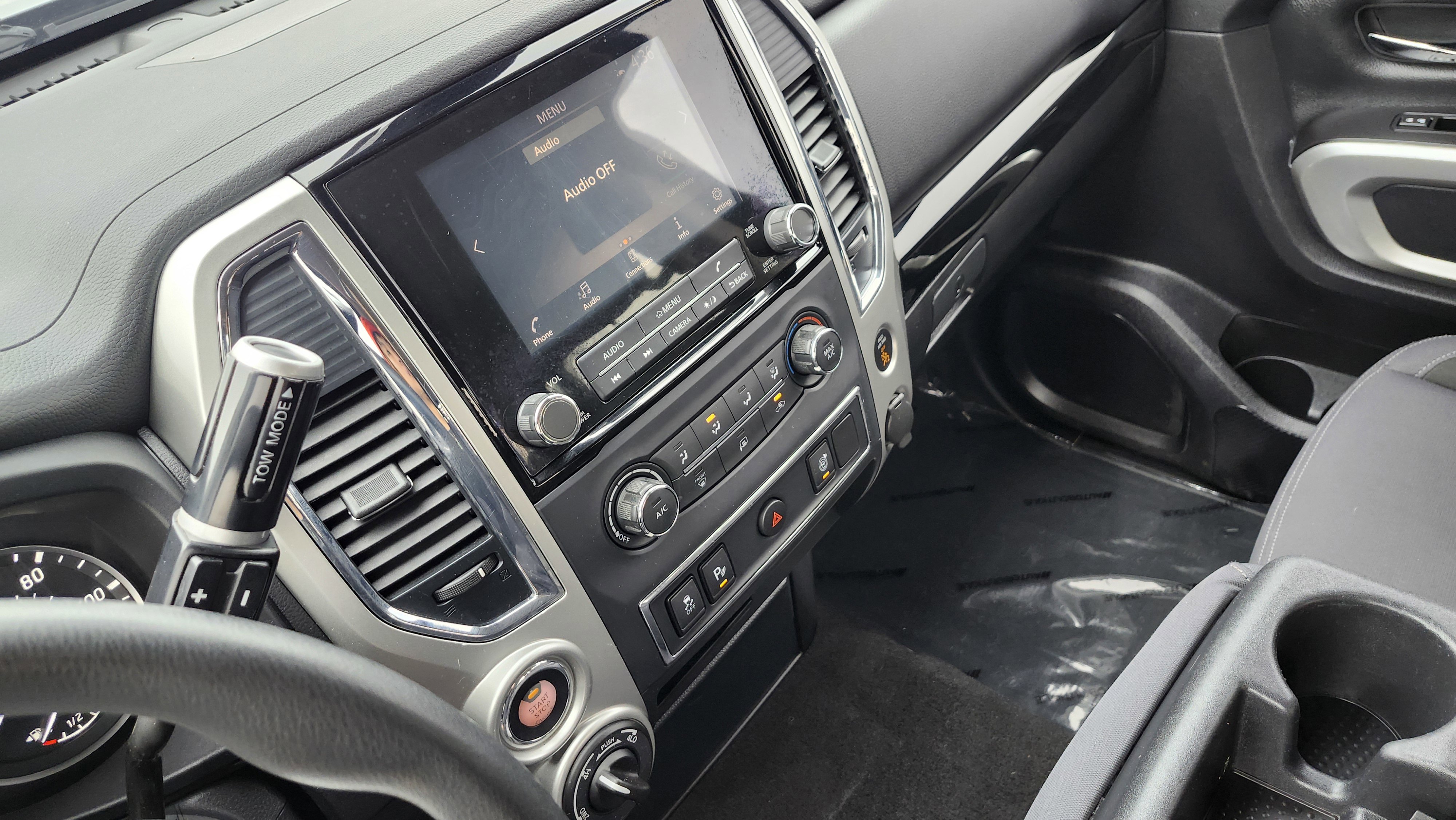 Used 2021 Nissan Titan SV w/ Accessory Utility Package image 27