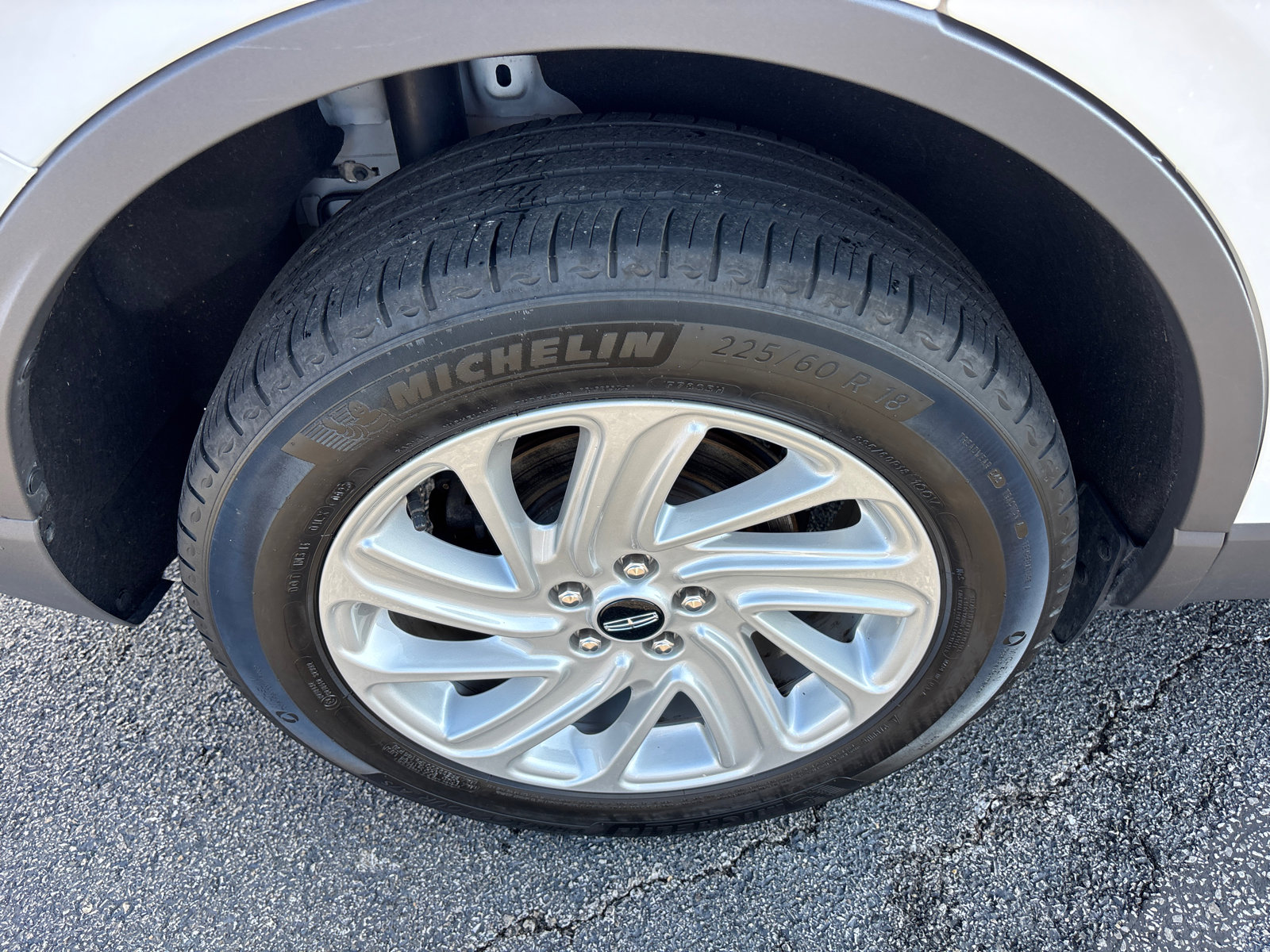 Certified 2023 Lincoln Corsair AWD image 10