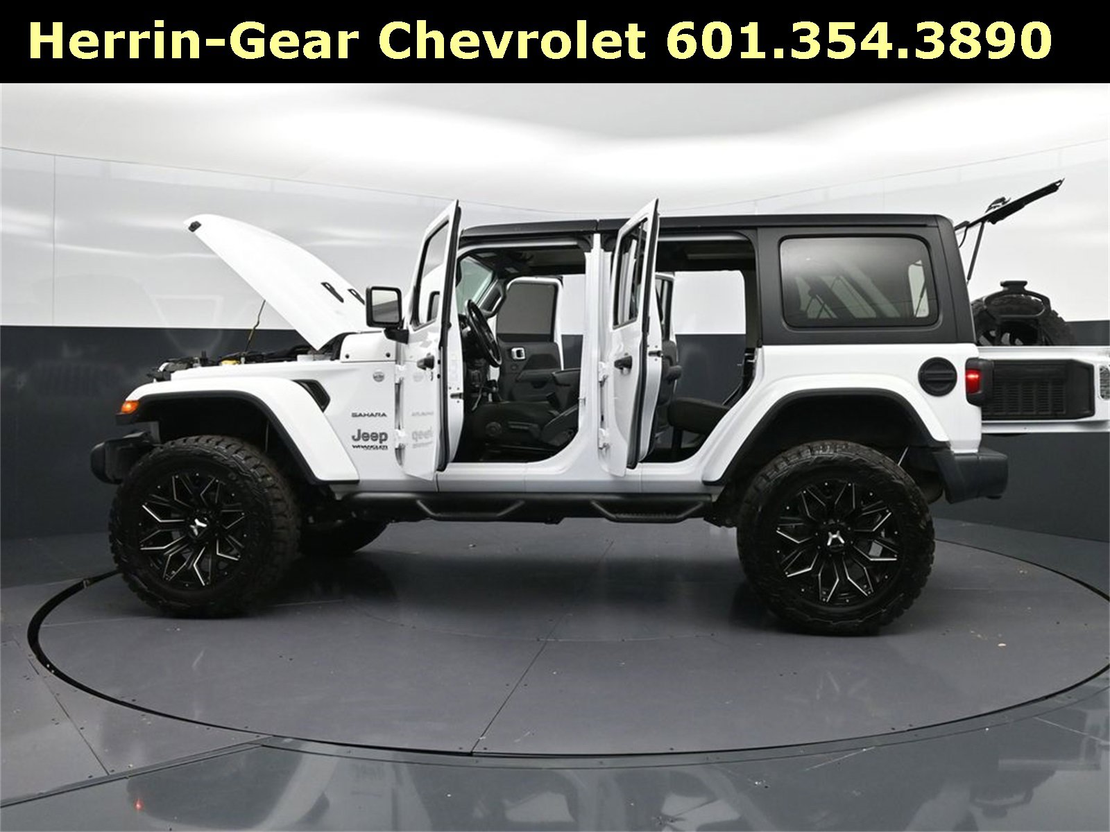 Used 2019 Jeep Wrangler Unlimited Sahara image 47