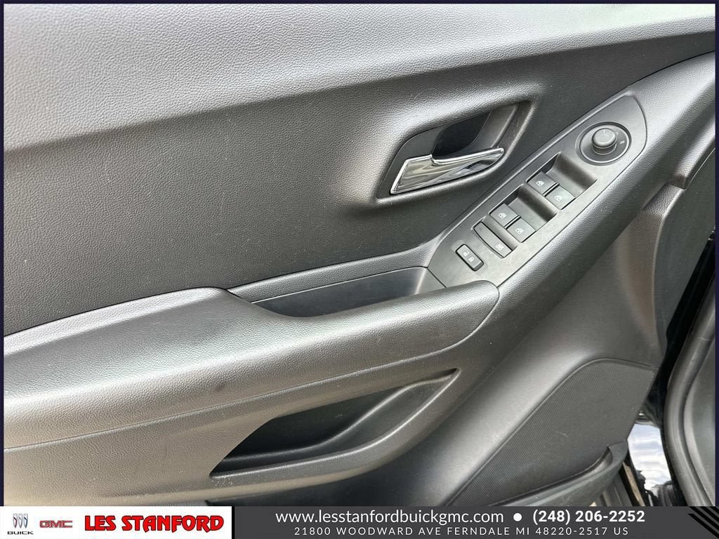 Used 2020 Chevrolet Trax LS FWD image 16