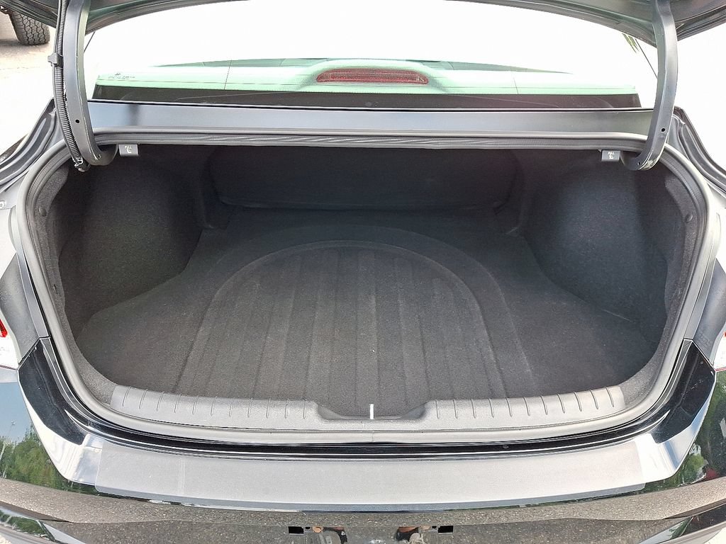 Used 2023 Hyundai Elantra SEL FWD image 28