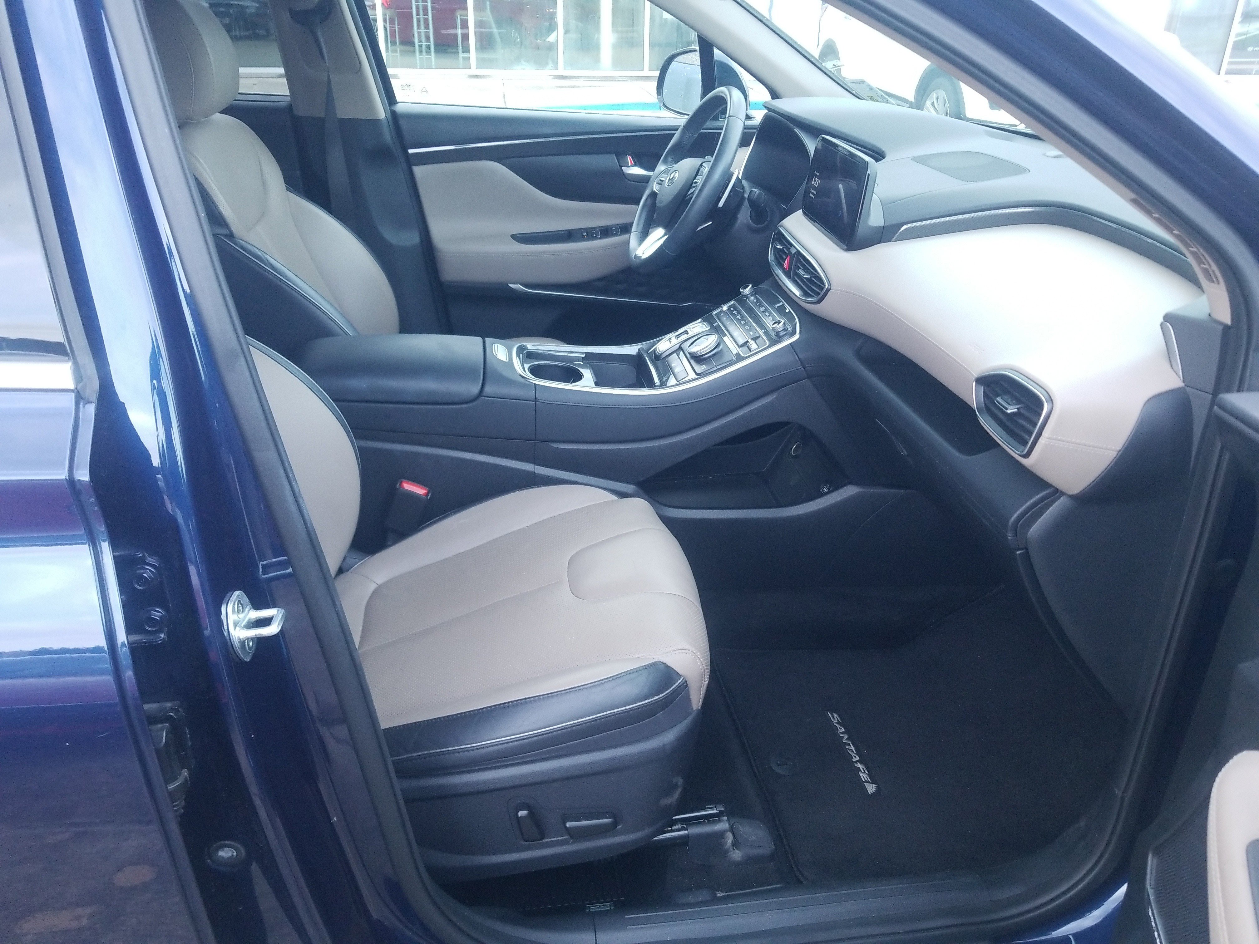 Used 2021 Hyundai Santa Fe SEL w/ Convenience + Premium Package image 17