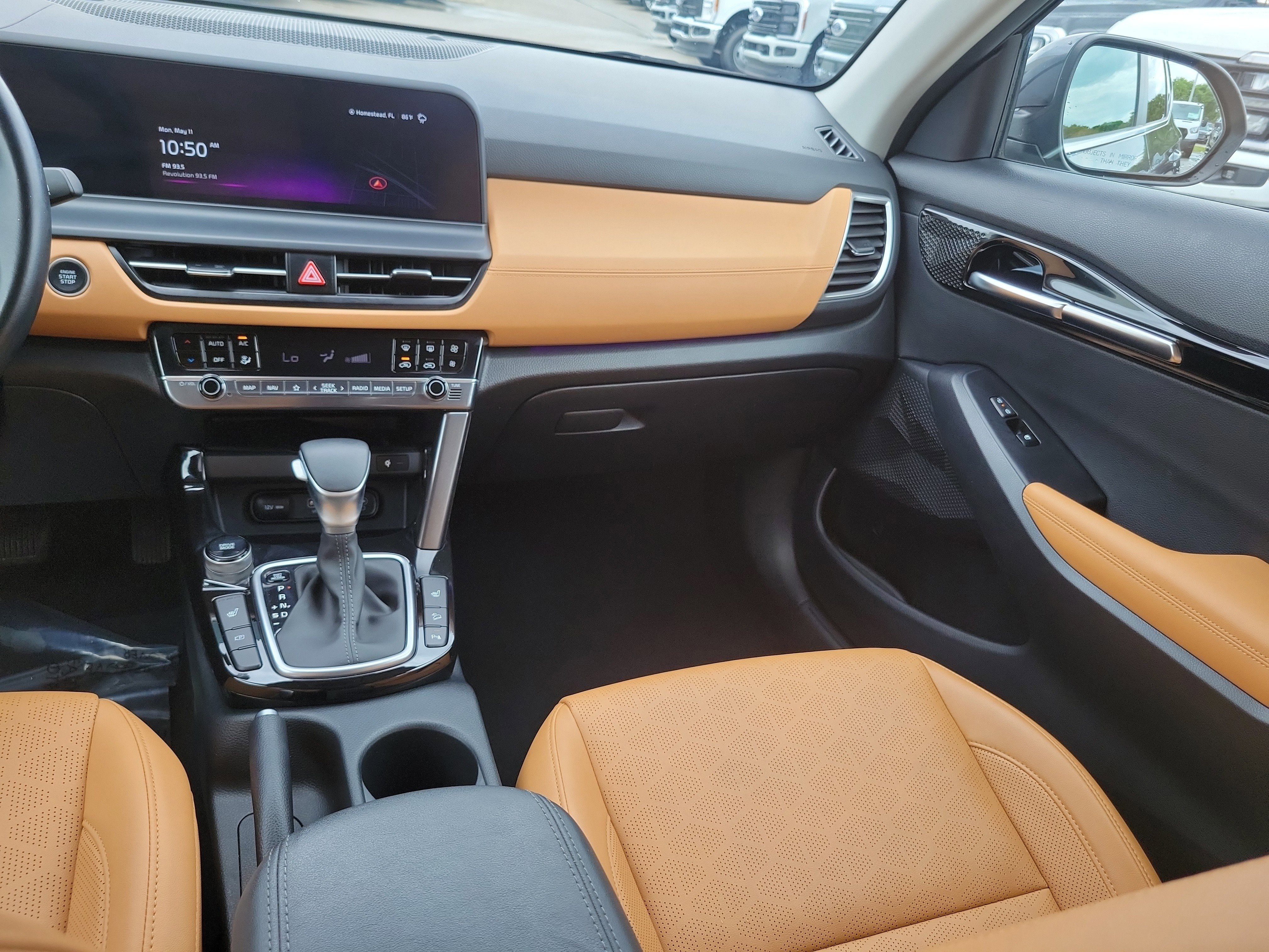Used 2025 Kia Seltos EX w/ EX Sunroof Package FWD image 19