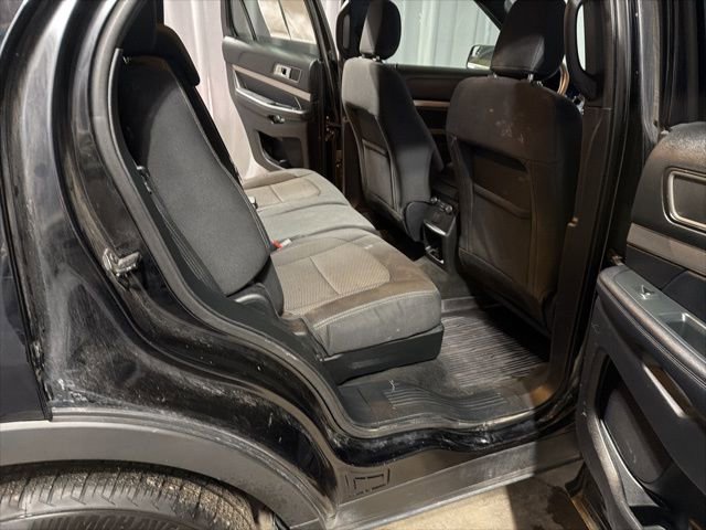 Used 2018 Ford Explorer XLT image 15