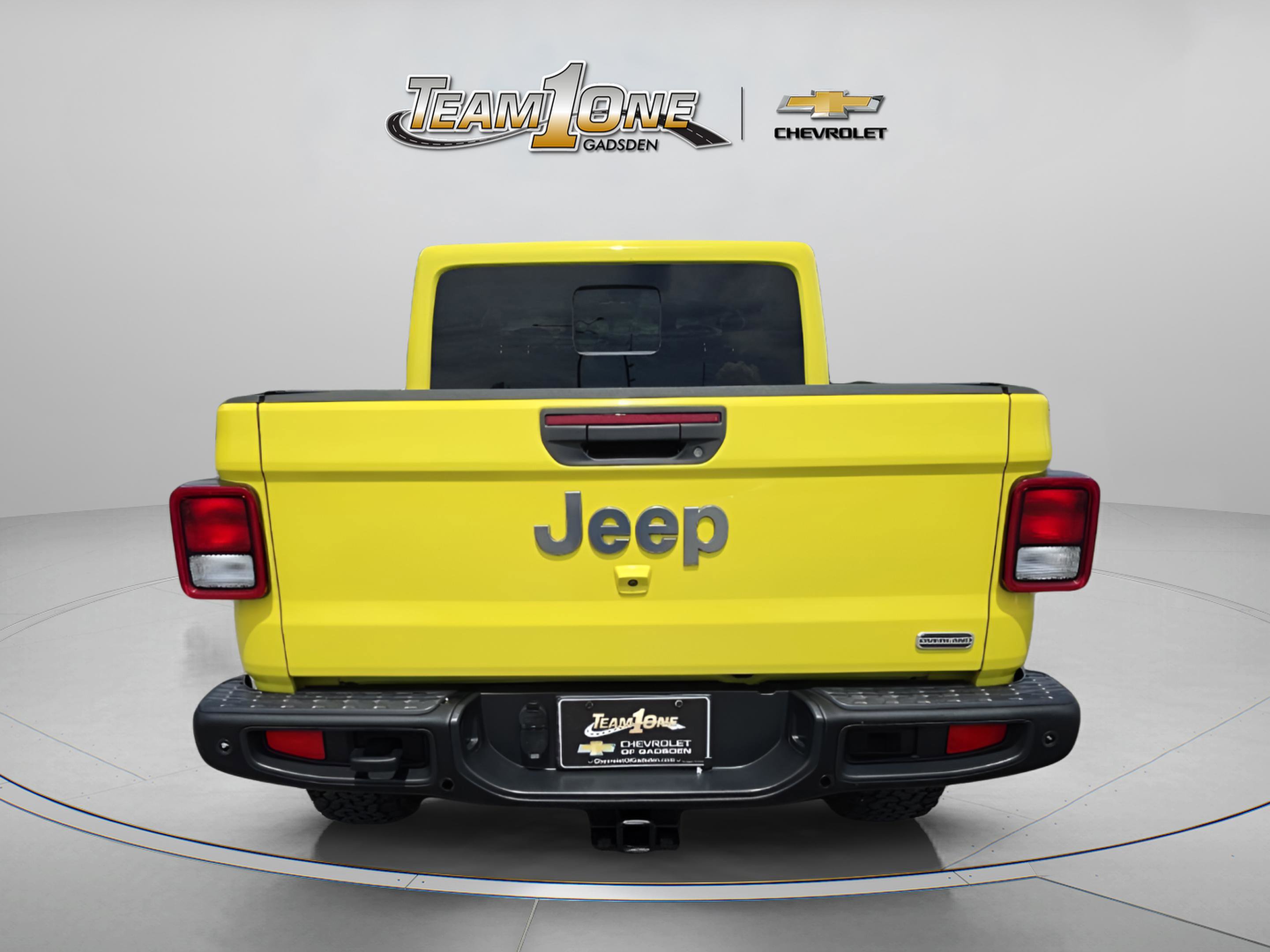 Used 2023 Jeep Gladiator Overland w/ Trailer Tow Package AWD/4WD image 7