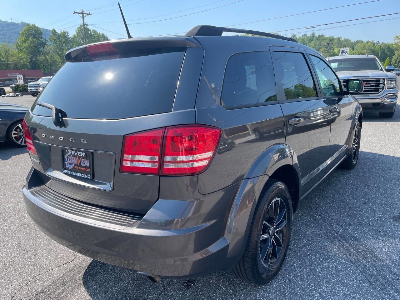 Used 2018 Dodge Journey SE w/ Blacktop Package FWD image 9