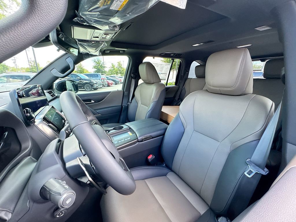 New 2025 Lexus LX 700h Overtrail image 8