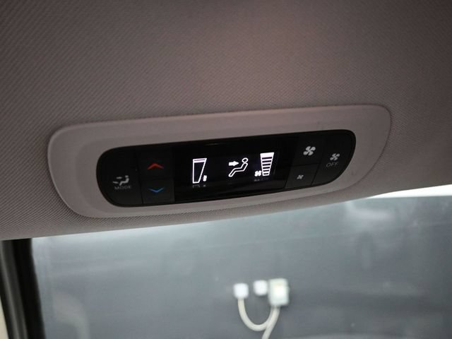 Used 2023 Chrysler Voyager LX FWD image 32