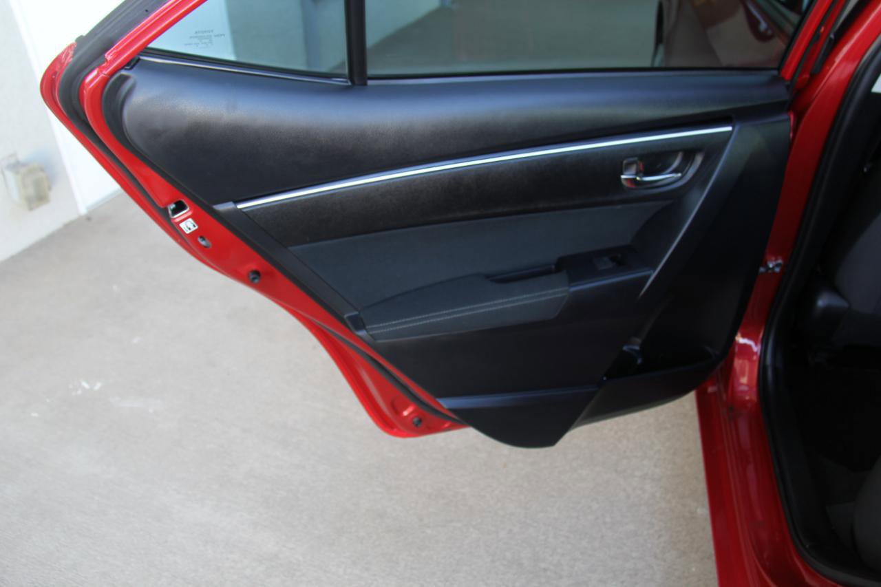 Used 2017 Toyota Corolla LE w/ Carpet Mat Package (TMS) image 23