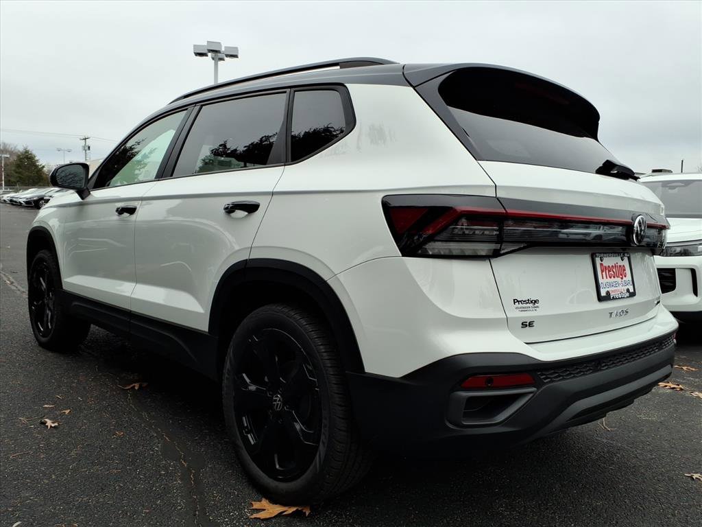 New 2026 Volkswagen Taos SE image 3
